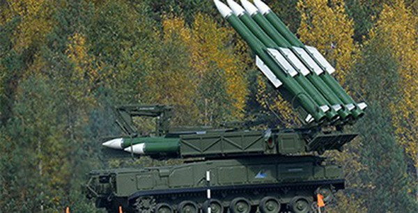 Như vậy việc cung cấp hậu cần của Quân đội Nga và cư dân thành phố Kherson sẽ rơi vào tình trạng rất khó khăn. Để bảo vệ cây cầu và các bến vượt, Quân đội Nga cũng đã sử dụng nhiều biện pháp, đầu tiên là điều động tên lửa phòng không.