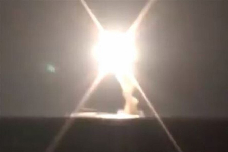 Matxcơva đã thông báo rằng, vụ phóng thử đầu tiên của tên lửa siêu thanh 3M22 Zircon từ tàu ngầm hạt nhân đa năng Severodvinsk ở tư thế khi tàu nổi. Nếu mọi việc suôn sẻ, Severodvinsk sẽ hoàn thành một vụ phóng tên lửa Zircon khác vào cuối năm nay, nhưng từ dưới mặt nước. 