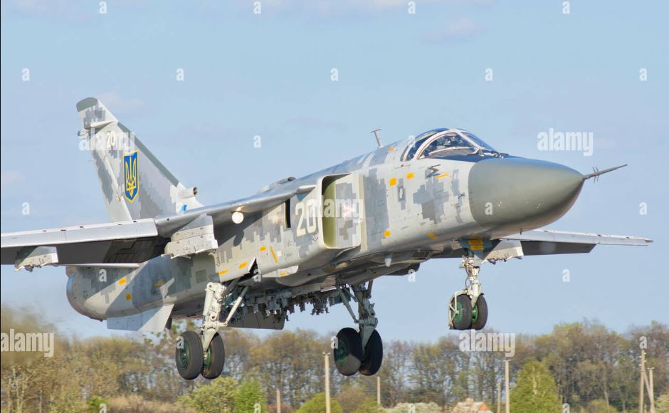 Mang được tên lửa Storm Shadow là một chuyện, nhưng liệu những “con ngựa thồ” Su-24 và Su-27 có thể sử dụng loại tên lửa này không? Về nguyên tắc, các chuyên gia cho rằng, việc tích hợp là có thể nhưng không phải là dễ dàng.