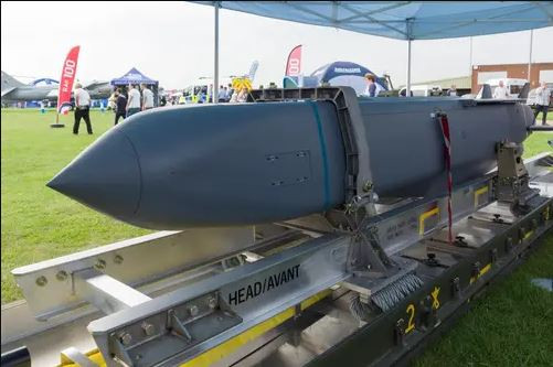 Storm Shadow là loại tên lửa hành trình phóng tầm xa, được phóng đi từ trên không. Tên lửa được phát triển vào đầu năm 2000 và được đưa vào sử dụng từ năm 2002. Theo thông tin được báo chí Anh đăng tải, một tên lửa Storm Shadow có giá 2,5 triệu USD.