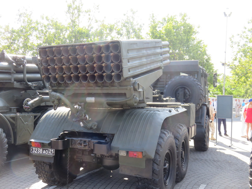 Hỏa lực của các khẩu đội Grad, được hỗ trợ bởi các khẩu pháo cỡ nòng 122mm của Liên Xô, đã giúp dọn sạch đảo Damansky chỉ trong vòng 10 phút. 17 giờ 10 phút, 2 đại đội bộ binh và 3 đại đội bộ binh cơ giới, tiến vào chiếm giữ trận địa mà không gặp bất kỳ sự kháng cự nào của quân Trung Quốc.