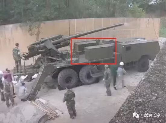 Tuy nhiên đối với bàn đế phía sau, Việt Nam không sử dụng thiết kế của Cuba; thay vào đó, chúng ta phát triển loại bàn đế thủy lực lớn hơn, với đầu có thể thu vào, mở ra nhanh chóng.