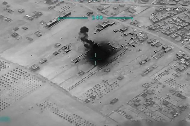 Cách đây vài giờ, một video về các cuộc tấn công của máy bay không người lái Bayraktar TB2 của Ukraine đã được công bố trên mạng xã hội, khi chiếc UAV Bayraktar TB2 thực hiện hai cuộc tấn công bằng tên lửa vào bên ngoài khu vực Dokuchaevsk.