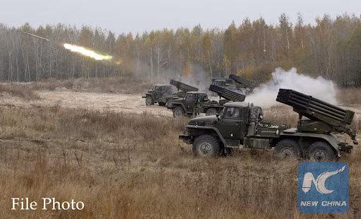 Quân đội Ukraine tích cực dùng pháo binh để tiến công, thay vì đưa bộ binh và xe tăng đối mặt với lực lượng dân quân; đặc biệt là khu vực giới tuyến, được coi là “vùng đệm” trước đây. Trong ngày hôm qua, pháo phản lực MLRS của Ukraine, đã bắn phá ác liệt theo hướng Novaya Laspa – Staromaryevka”.