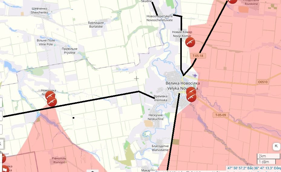“Hiện cả ba con đường đến Velikaya Novoselka đều do người Nga kiểm soát - hai con đường bị cắt, con đường thứ ba xuyên qua Novoselka cũng bị gián đoạn do các cuộc tấn công bằng máy bay không người lái FPV và pháo kích của quân Nga”, Miroshnikov viết.