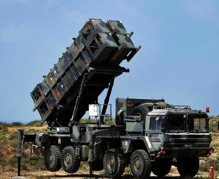 Mỹ đã chi rất nhiều tiền để hỗ trợ Ukraine và có ý đồ lớn nhằm hạ bệ Nga. Đánh giá từ tuyên bố của NATO, các nước phương Tây sẽ phân bổ thêm 1 tỷ USD, để tăng cường khả năng phòng không của Ukraine. NATO thậm chí còn muốn sáp nhập Kiev vào hệ thống phòng không tích hợp, đây chắc chắn là một khoản chi phí bổ sung. 