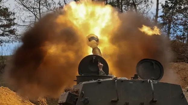 2. Các nguồn tin quân sự của cả Nga và Ukraine đều đưa tin về tốc độ tiến quân của Nga vào Krasnogorovka. Theo các thông tin, Quân đội Nga đã kiểm soát quận Solnechny và chỉ trong một ngày, quân Nga đã tiến lên tới 3 km. Kết quả là phần đông bắc của Krasnogorovka đã nằm dưới sự kiểm soát của Nga.