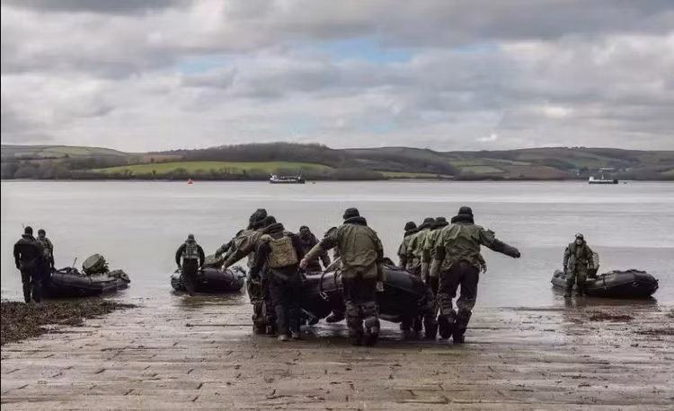 Cuộc buộc vượt sông Dnepr của lực lượng Thủy quân lục chiến Ukraine lần này có những điểm tương đồng và khác biệt với trận đánh chiếm bãi đổ bộ Buklin do quân đội Liên Xô tiến hành 80 năm trước. Sự khác biệt chủ yếu xoay quanh ý định chiến đấu do cả hai đưa ra và môi trường địa lý mà họ phải đối mặt.