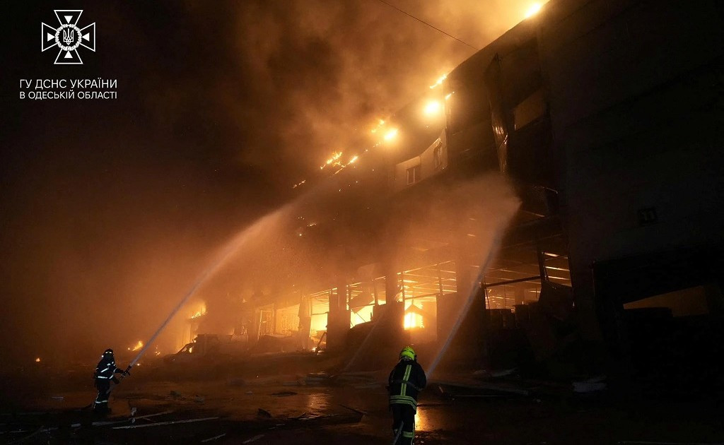 UAV Geran-2 có kích thước nhỏ, trọng lượng nhẹ và dễ dàng triển khai. Chúng rất khó bị các hệ thống radar và cảm biến phát hiện, tạo ra thách thức rất lớn với lưới phòng không Ukraine. Tuy nhiên nhược điểm là tốc độ chậm, khi bay tạo ra tiếng ồn rất lớn, nên không khó bị phát hiện nếu bố trí nhiều đài quan sát mặt đất. 