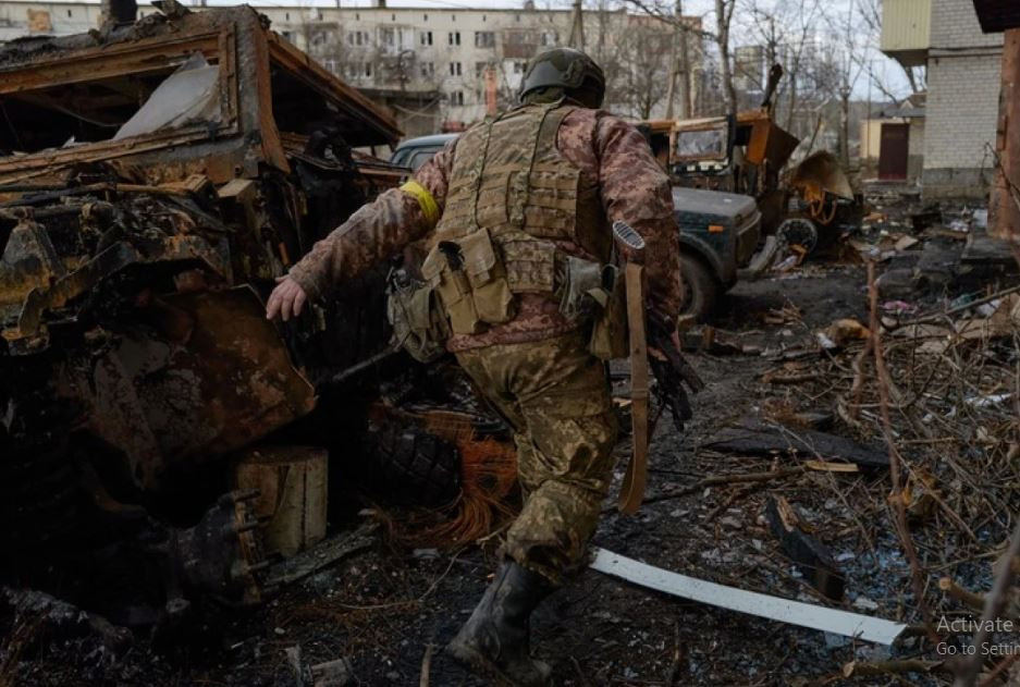 Hãng tin Pháp AFP mô tả tình hình của quân phòng thủ của quân Ukraine ở Toretsk là “rất tồi tệ”. Với sự thiếu hụt nghiêm trọng về vũ khí, trang bị và thiếu quân dự bị, do vậy không khó hiểu khi quân phòng thủ Ukraine đã nhanh chóng bị hỏa lực quân Nga áp đảo. 