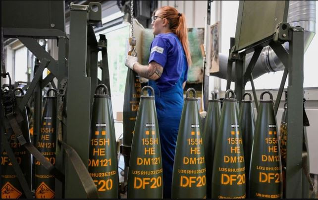 Nhìn bề ngoài, châu Âu dường như có hệ thống công nghiệp quốc phòng hàng đầu thế giới, nhưng đó chỉ là những loại vũ khí cao cấp. Ở cấp độ của những loại vũ khí thông thường đang có nhu cầu lớn này, thì châu Âu đã “lơ là” trong quá nhiều năm. 