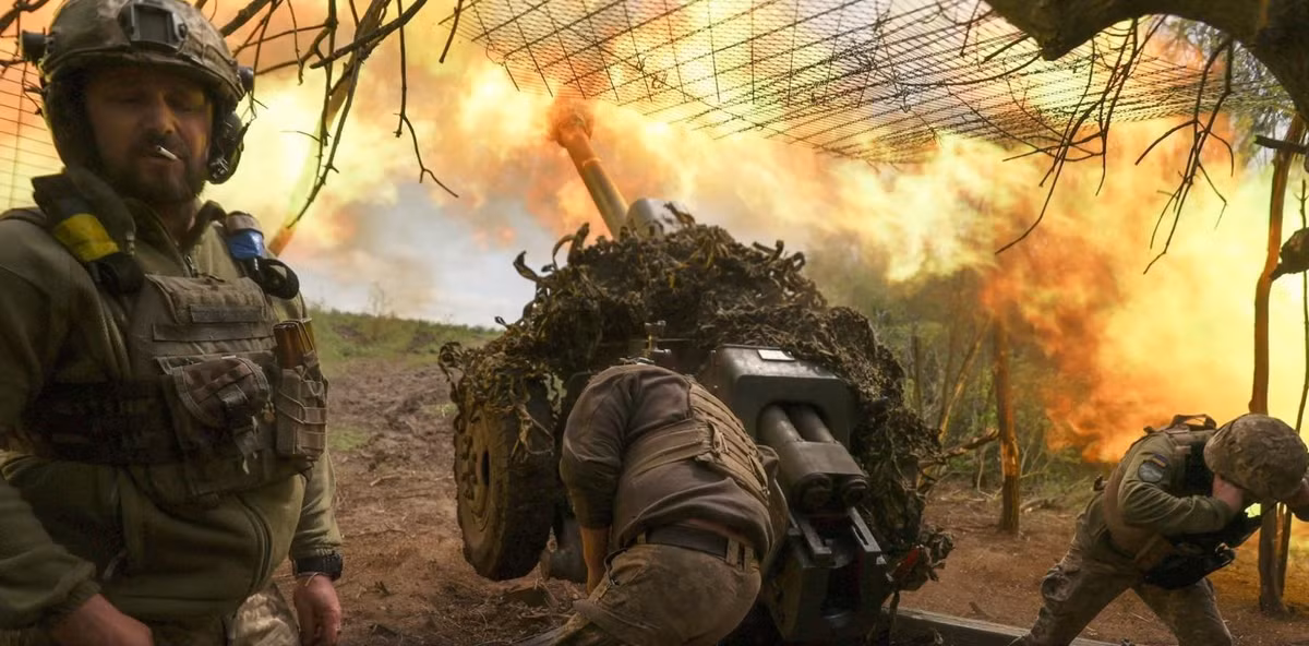 Cuộc xung đột Nga-Ukraine đã bước sang tháng thứ 21, nhưng cho đến thời điểm hiện tại, không ai dám chắc lợi thế đang nghiêng về bên nào. Bây giờ, sự cạnh tranh không còn mang tính chiến thuật, chiến lược của hai bên nữa, mà giống như sự cạnh tranh về nền tảng sức mạnh quốc gia giống như Thế chiến thứ nhất.