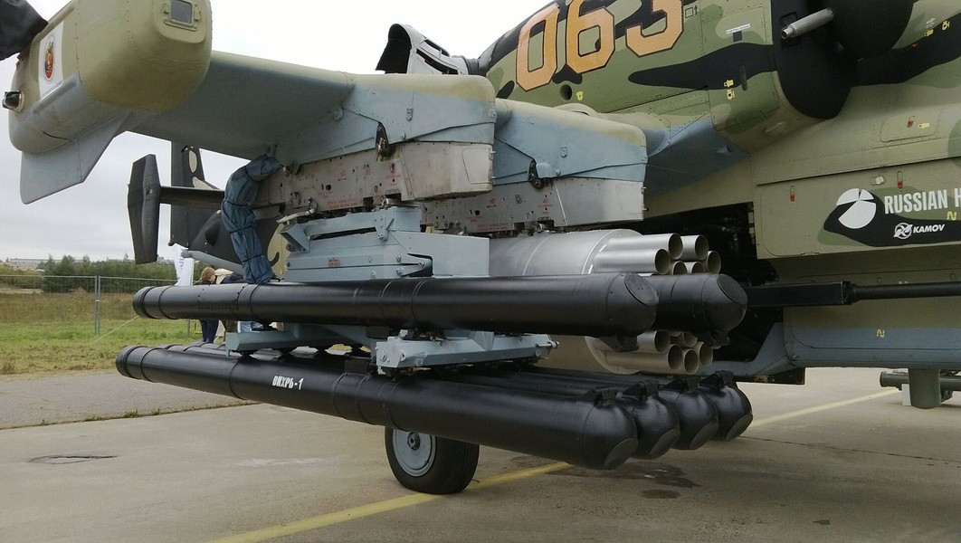 Ví dụ loại tên lửa chống tăng Vikhr-1 mới, nặng hơn nhiều tên lửa Kornet, được phóng bởi trực thăng tấn công Ka-52, đã gây ra mối đe dọa lớn hơn nhiều đối với các phương tiện thiết giáp hạng nặng và có khả năng dễ dàng xuyên thủng giáp xe tăng Challenger 2 từ phía trước, nơi vốn được coi là bảo vệ tốt nhất của xe.