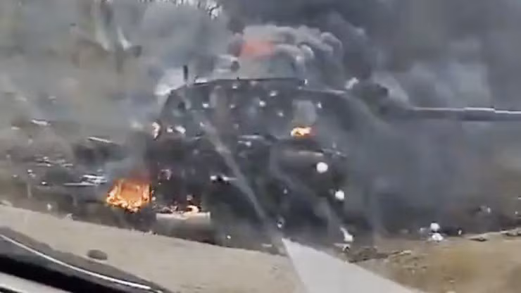 Đoạn video cũng bác bỏ nhưng tin đồn rằng, chiếc Challenger 2 đã bị đòn tấn công trực tiếp của pháo binh Nga. Đoạn video cũng khẳng định, tên lửa chống tăng Kornet đã được sử dụng phù hợp với cảnh quay cũng như tốc độ và quỹ đạo của quả tên lửa.