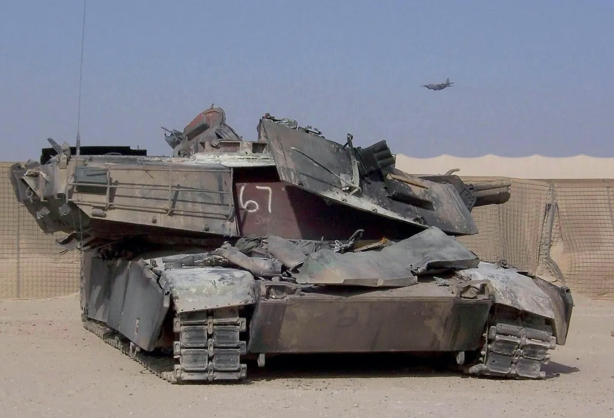 Thiết kế đầu đạn sử dụng đầu đạn lõm song song, có tác dụng cải thiện đáng kể khả xuyên phá của đầu đạn. Kích thước đặc biệt lớn của đầu đạn thứ hai, góp phần nâng cao khả năng xuyên phá của đầu đạn trước các biện pháp đối phó như giáp phản ứng nổ (ERA).