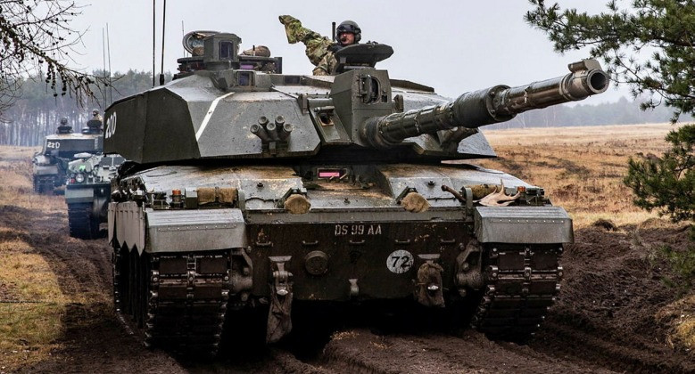 Xe tăng Challenger 2 nằm trong số những xe tăng bọc thép nặng nhất thế giới của phương Tây và được lấy trực tiếp từ kho dự trữ của Quân đội Anh; nghĩa là chúng không bị hạ cấp giáp như xe tăng Abrams, mà Mỹ cung cấp cho Ukraine. Nhưng thực tế chúng vẫn bị tên lửa Kornet phá hủy dễ dàng. 