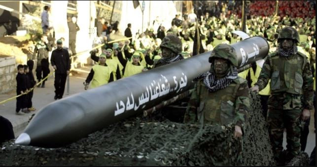 Phương Tây nghi ngờ Iran đang cung cấp cho nhóm vũ trang Hezbollah có trụ sở tại Lebanon, một số lượng lớn tên lửa và UAV tự sát, dẫn đường chính xác bằng tín hiệu GPS; có thể tiêu diệt chính xác các mục tiêu quân sự, kinh tế của Israel mà khó đánh trả.