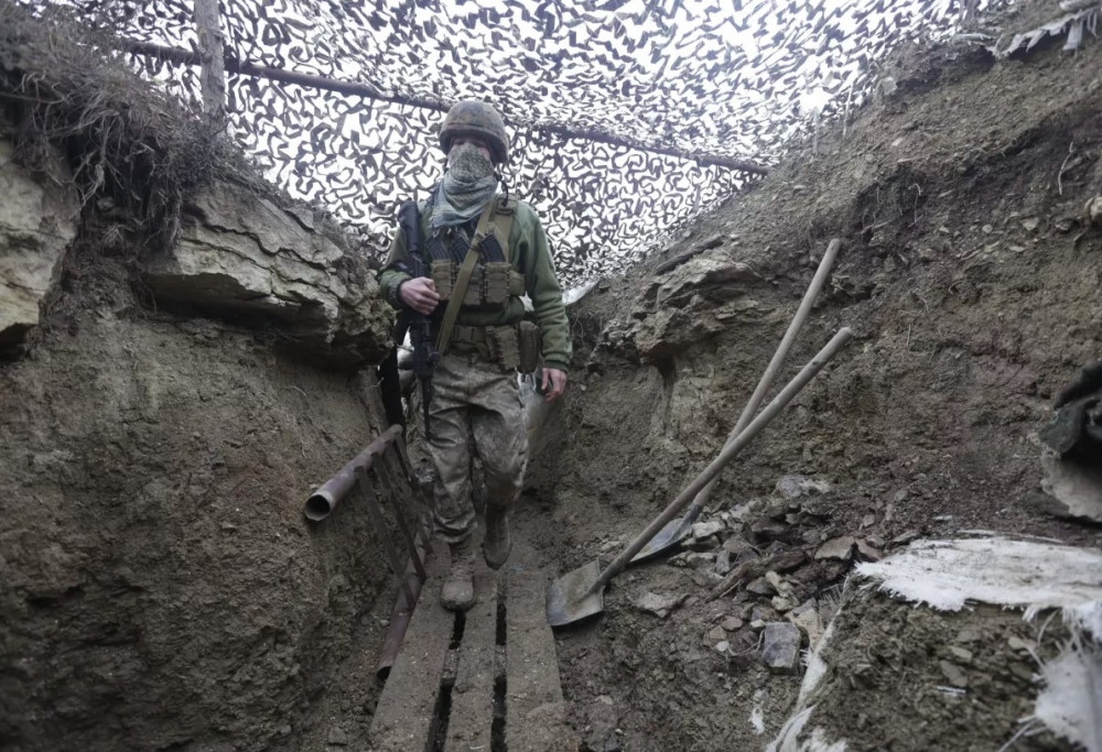 Trước khi xung đột Nga-Ukraine nổ ra, Lữ đoàn 53 Ukraine thề sẽ sống chết với Khu công nghiệp; sau này, họ là lực lượng chính ngăn cản bước tiến của lượng tấn công của Nga. Tuy nhiên, do chênh lệch sức mạnh quá lớn giữa hai bên, đã khiến Lữ đoàn 53 thương vong nặng nề.