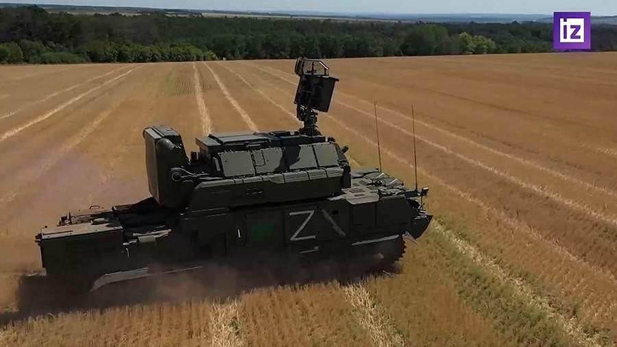 Với khả năng cơ động, khả năng hoạt động trong mọi điều kiện thời tiết và khả năng chống lại các biện pháp đối phó điện tử, Tor-M2 đảm bảo khả năng bảo vệ đáng tin cậy cho mục tiêu và cơ sở hạ tầng quan trọng, tăng cường khả năng phòng thủ tổng thể chống lại các mối đe dọa trên không hiện đại và đa dạng. (Nguồn ảnh: Blind, CNN, Reuters, Ukrinform, Topwar).