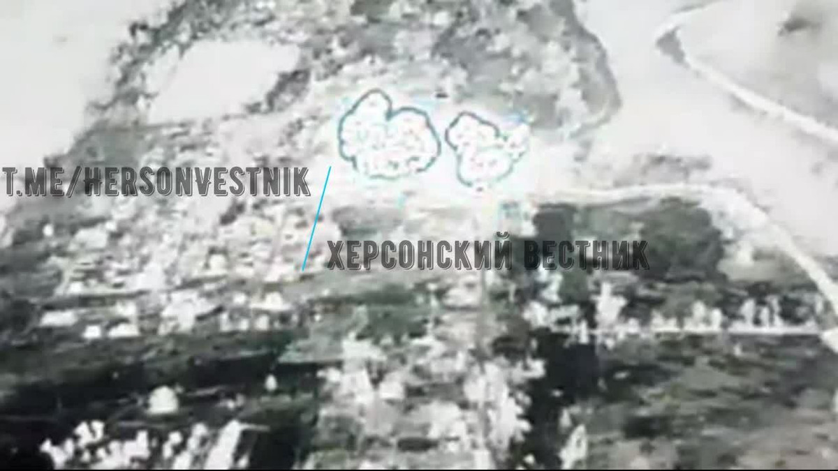 Số lính Ukraine còn lại trong đó có Maxim phải chờ thêm thuyền đến đón; lúc này máy bay chiến đấu của Nga đã ném bom bờ sông bằng ba quả bom lượn nặng nửa tấn, làm nổ tung những miệng hố lớn trên mặt đất. Một chiếc thuyền kayak khác đến và đưa thêm 5 người bị thương đi.