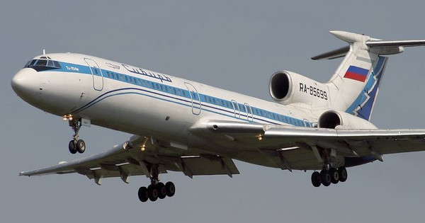 Điều khá đáng chú ý là một chiếc máy bay Tu-154 của Cơ quan An ninh Liên bang Nga (FSB) cũng được bắt gặp ở khu vực này. Tuy nhiên, mục đích của chuyến bay vẫn chưa được làm rõ, không loại trừ khả năng chuyến bay này có thể được kết hợp với việc tìm kiếm tàu ngầm.