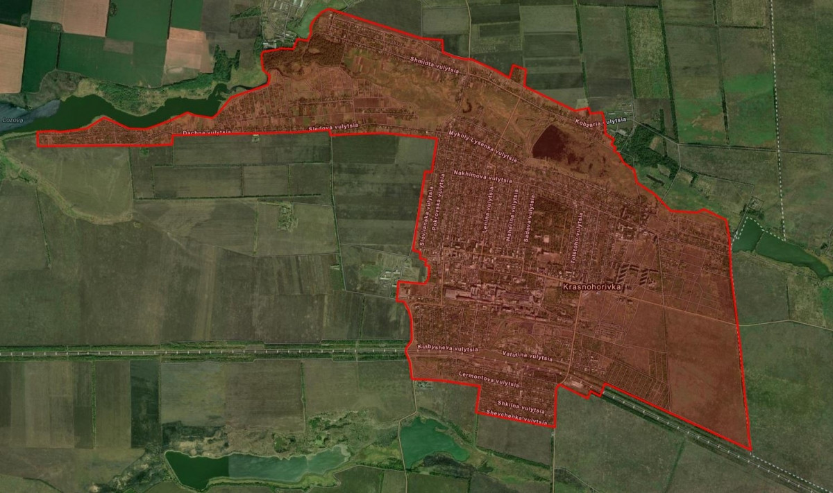 Tại mặt trận phía tây thành phố Avdiivka, sau khi chiếm được làng Netailovo, quân Nga tiếp tục tiến về hướng khe núi Domakha. Một số đơn vị của Nga tăng cường cho hướng Krasnogorovka và thu được chiến quả tốt, nhờ tận dụng hỏa lực vượt trội và chiến thuật thành thạo.