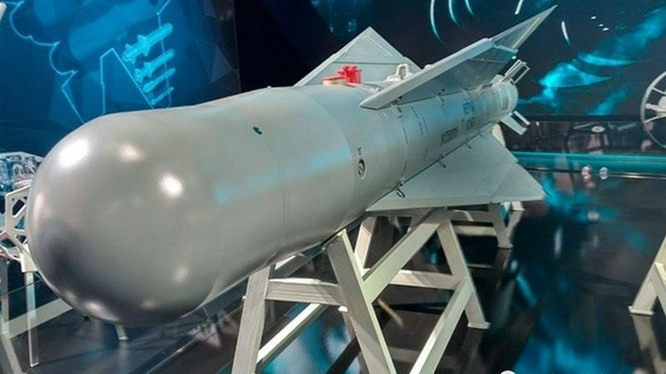 Trong phát ngôn mới nhất của ông Ignat, Không quân Nga dự định bắt đầu sử dụng loại bom có sức công phá còn lớn hơn; cụ thể là bom phá nặng một tấn rưỡi, có hệ thống cánh lượn và dẫn đường chính xác.