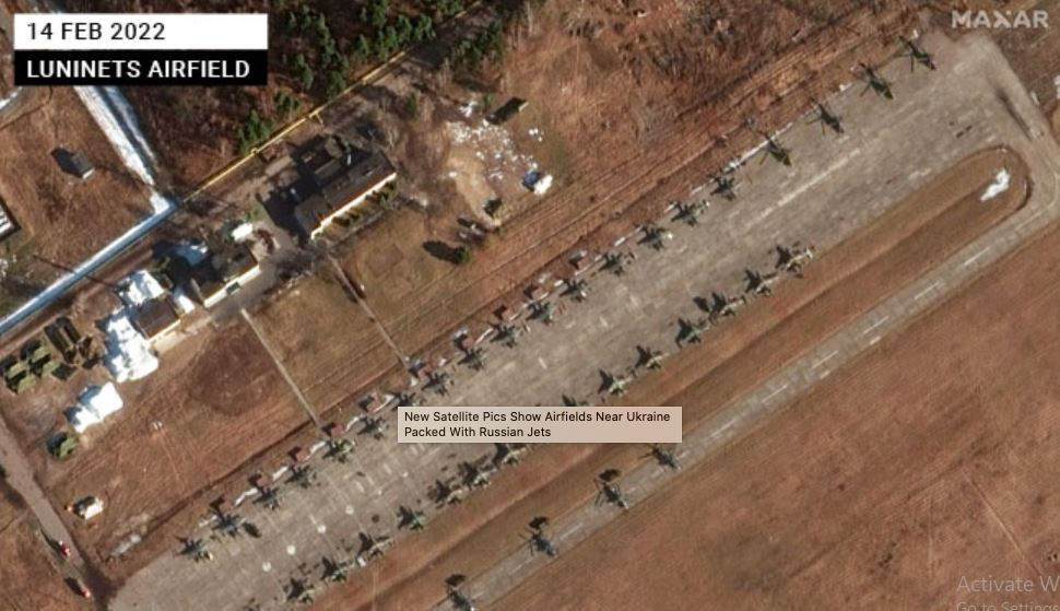 Thật dễ dàng để mua ảnh vệ tinh từ các công ty Mỹ. Một số ảnh vệ tinh không theo thời gian thực, độ phân giải thấp hơn có thể được tìm thấy miễn phí trên Google Maps. Ngay cả những bức ảnh vệ tinh mới nhất, rõ ràng hơn, cũng có thể có giá hàng nghìn USD, hoặc mua nó với giá cao hơn.