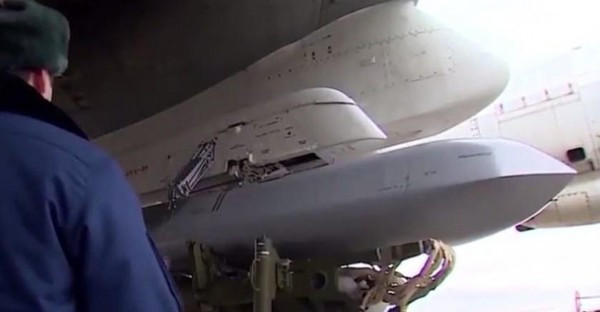 Các chuyên gia ở Mỹ (chẳng hạn như Skip Parish) đã đưa ra một mệnh đề thuyết phục rằng, công nghệ của phương Tây trong vũ khí của Nga nói lên hai điều chính: Thứ nhất là sự phụ thuộc của Nga vào công nghệ phương Tây; thứ hai là sự thất bại hoặc không tồn tại của Mỹ đối với các quy tắc buôn bán vũ khí quốc tế. 