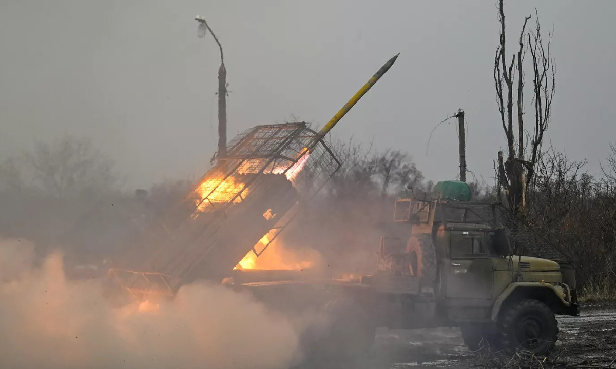 Có thể thấy Bộ Tổng tham mưu quân đội Nga đã lên kế hoạch cho một trận chiến quyết định ở Donbass và việc phá hủy sức mạnh của quân đội Ukraine (AFU), đã trở thành nhiệm vụ quan trọng nhất của RFAF lúc này. Có ba lý do chính để khẳng định như vậy.