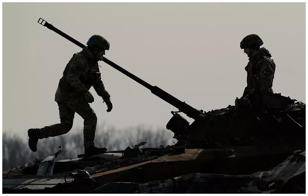 Azovstal bị đánh sập nhiều nơi, Tiểu đoàn Azov lâm vào tuyệt vọng Azovstal bi danh sap nhieu noi, Tieu doan Azov lam vao tuyet vong