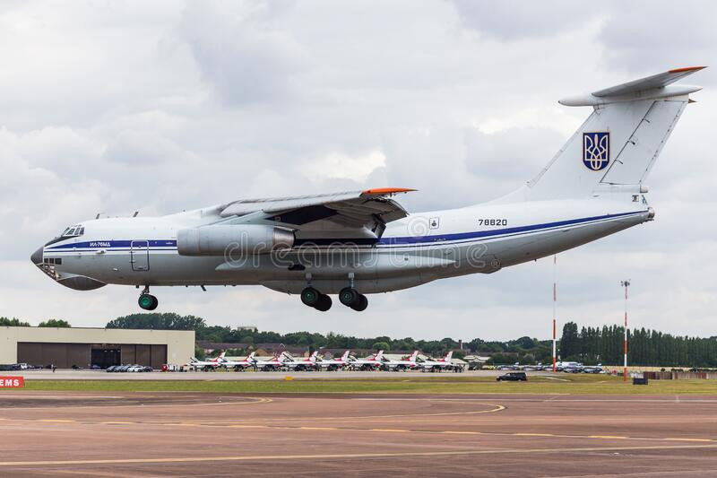 Được biết, chiếc máy bay vận tải quân sự Il-76 đã hạ cánh xuống sân bay Odessa, và mặc dù hiện tại vẫn chưa có thông tin xác nhận tính chất của hàng hóa; nhưng trước đó đã có những thông tin là vào cuối tháng 11, Thổ Nhĩ Kỳ đã phải chuyển giao cho Kiev một lô UAV, được cho là sẽ được bàn giao cho Quân đội Ukraine sử dụng ở Donbass.