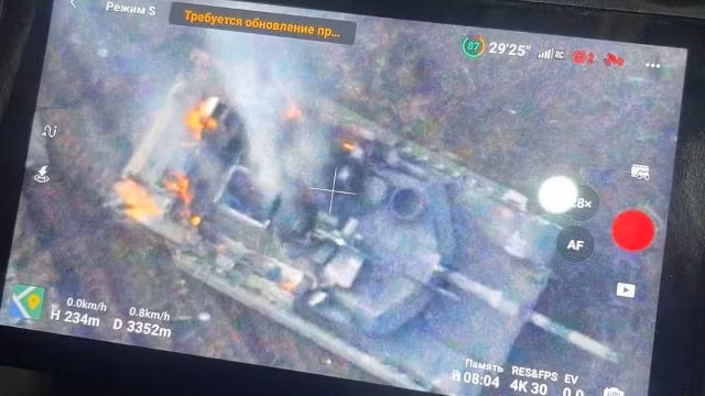 Những diễn biến mấy ngày qua cho thấy, Quân đội Ukraine có thể bị tổn thất đáng kể trên chiến trường, khi có thông tin về chiếc xe tăng M1A1 Abrams đầu tiên, bị quân Nga phá hủy ở mặt trận phía tây Avdiivka. Tuy nhiên thời điểm xảy ra vụ tấn công chưa được xác nhận.