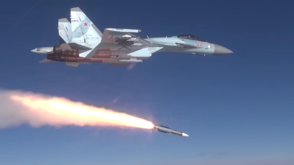 Ngoại trừ Nga tiếp tục phát triển tiêm kích MiG-35, còn các quốc gia khác đều chưa hiện đại hóa tiêm kích MiG-29. Vốn dĩ MiG-29 đã thua kém tiêm kích dòng Su-27 từ khi mới sinh ra; còn hiện tại nó không phải là đối thủ của tiêm kích Su-30 và Su-35.