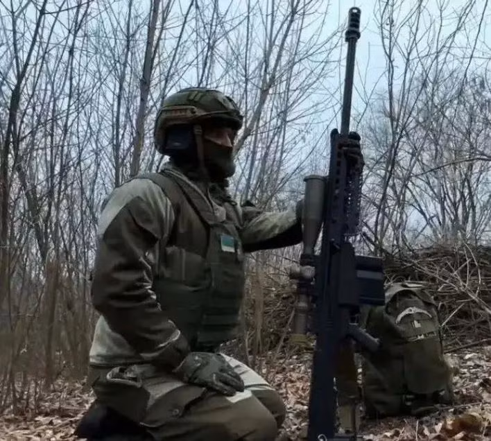 Chuyên gia Miron tin rằng, Tướng Syrsky khó có thể từ bỏ hoàn toàn tư tưởng tiến công, mặc dù ông ấy đã tuyên bố rằng sẽ chuyển sang phòng thủ và không loại trừ khả năng Tướng Syrskyi sẽ tập trung quân cho một cuộc tấn công mới vào hướng Zaporozhye (Nguồn ảnh: Topwar, CNN, Sputnik).