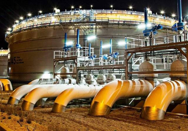 Thứ ba, một khi Nga và Ukraine bước vào tình trạng chiến tranh chính thức, EU chắc chắn sẽ gặp nhiều rủi ro. Liệu sự an toàn của các đường ống dẫn khí đốt tự nhiên, cung cấp cho EU, có được đảm bảo hay không? Vì điều này sẽ quyết định an ninh năng lượng của EU.