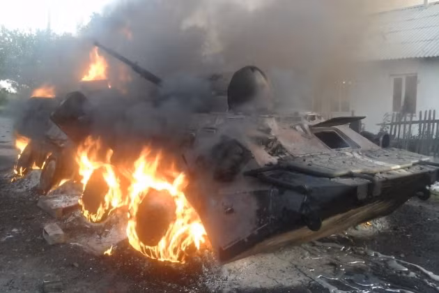 Theo các nguồn tin từ nước cộng hòa tự xưng Donetsk, quyết định phá hủy chiếc cầu phao bắc qua sông Kalmius ở Staromaryevka được đưa ra, sau khi có thông tin về việc Quân đội Ukraine chuẩn bị chuyển xe bọc thép đến khu vực vừa chiếm, để chuẩn bị tiến công khu vực Novaya Marievka và Telmanovo.