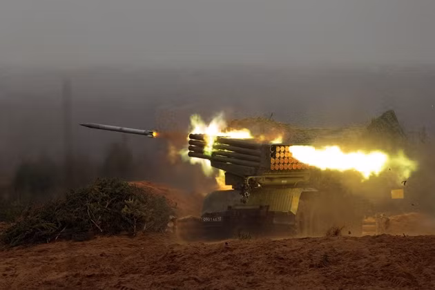 Còn để tỏ “sự đoàn kết” với Quân đội Ukraine, Bộ Quốc phòng Ba Lan đã quyết định chuyển giao 5 nghìn quả đạn pháo phản lực Grad MLRS cho Quân đội Ukraine trong vòng 2-3 tuần tới.