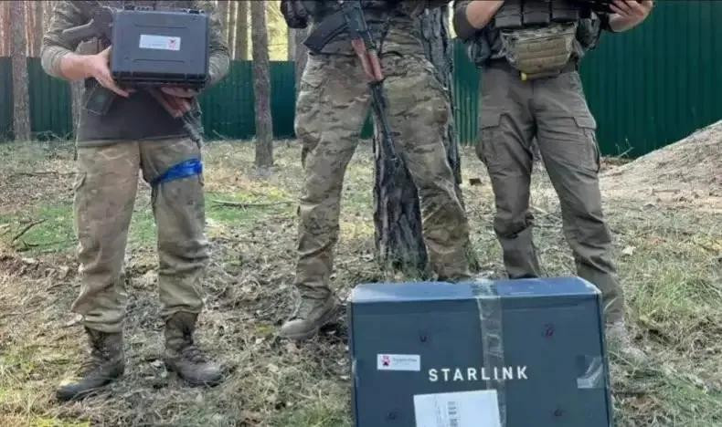 Nói tóm lại, hiện tại quân đội Nga đã có thể giảm bớt uy hiếp của Starlink ở một mức độ nhất định, nhưng vẫn chưa giải quyết được căn bản. Trong tương lai, chắc chắn Nga sẽ nỗ lực phát triển trang bị đặc thù, phù hợp hơn với chiến trường. 