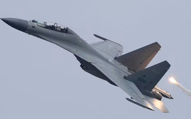 16. Hiện Không quân Trung Quốc sở hữu số lượng lớn máy bay chiến đấu dòng "Flanker", trong đó chủ lực là các phiên bản sao chép J-11 và J-16; vì vậy, việc cải thiện cấu trúc của máy bay là rất quan trọng, nhất là khi các phiên bản dòng Su-27 Flanker đã đạt đến giới hạn.