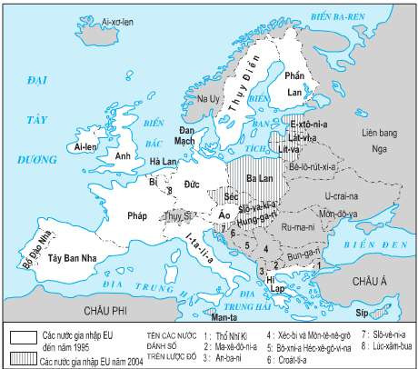 Trong các quốc gia NATO, Phần Lan thậm chí còn khác biệt hơn, khi biên giới giữa Phần Lan và Nga dài 1.300 km. Năm 1939, khi Liên Xô và Phần Lan chiến tranh, Phần Lan buộc phải nhượng lại một phần lãnh thổ của mình. Nếu Phần Lan được đưa vào NATO, đồng nghĩa với việc NATO và Nga sẽ có thêm 1.300 km đường biên giới.