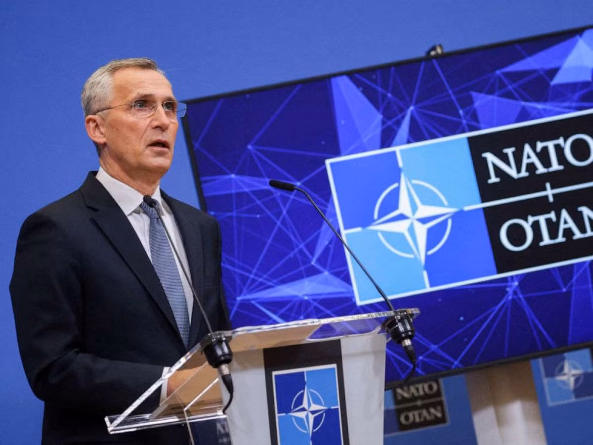 Việc NATO mở rộng, thực sự là một trò chơi cực đoan, và hiện NATO đang vui trên niềm vui chiến thắng. Nhưng nghĩ đến hậu quả nghiêm trọng của một cuộc chiến tranh hạt nhân hủy diệt, điều này khiến những cái đầu dù nóng nhất, cũng phải “hít thở sâu”.