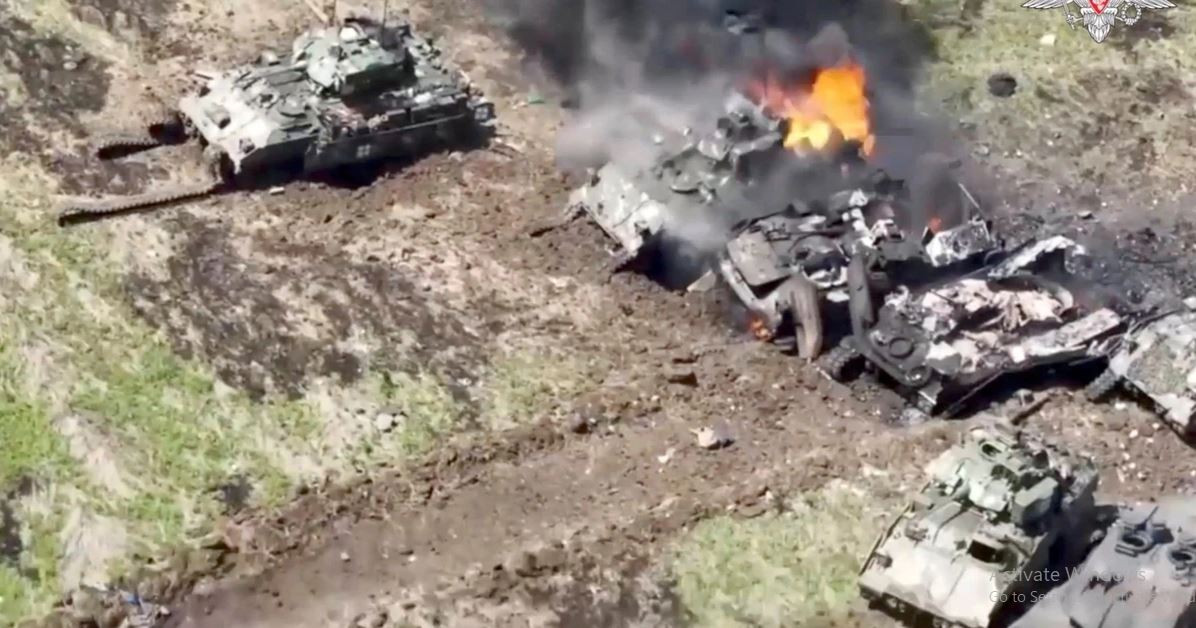 Ngược lại, quân đội Nga chỉ thiệt hại 3 xe tăng T-72 và xe chiến đấu bộ binh BMP-1, nhưng đã tiêu diệt thành công lực lượng lớn thiết giáp của quân đội Ukraine.