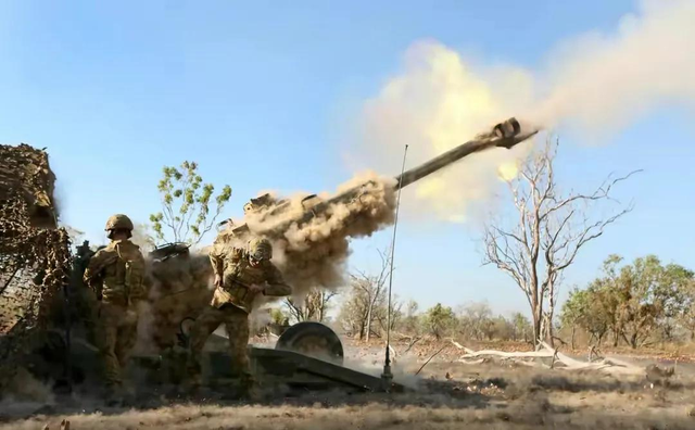 Rõ ràng, Nga vẫn chiếm ưu thế trên chiến trường Ukraine, dù Mỹ đã viện trợ quân sự cho Ukraine 800 triệu USD vũ khí, bao gồm cả pháo binh. Nhưng số vũ khí này hoàn toàn không thể thay đổi sức mạnh của Quân đội Ukraine.