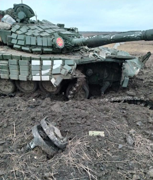 Hiện trên chiến tuyến Nga-Ukraine kéo dài hàng nghìn km, đâu đâu cũng là ruộng bùn lớn; nếu Quân đội Ukraine dám mở cuộc tấn công bằng lực lượng thiết giáp quy mô lớn trên toàn tuyến (hoặc trên một vài hướng chiến dịch), việc đầu tiên là họ phải khắc phục là các bãi mìn.
