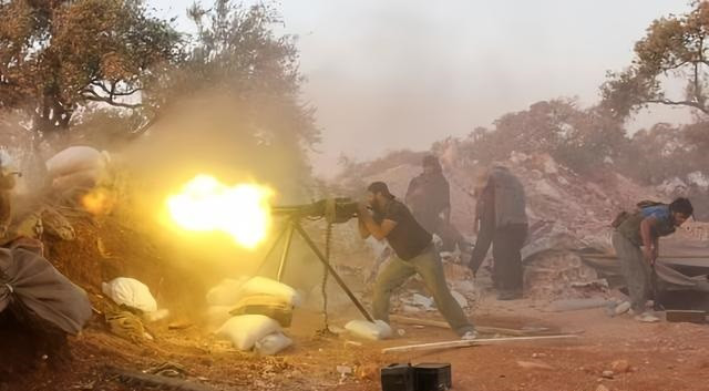 Hiện tổng sức mạnh của quân nổi dậy Syria không lớn, ước chừng tổng sức mạnh khoảng 40.000 đến 50.000 người và họ không có cách nào để mở rộng thêm lực lượng. Người ta dự đoán rằng động lực tấn công sẽ sớm bị mất đi trước lực lượng phản công của liên quân Syria. (Nguồn ảnh: SANA, Al Jazeera, CNN, Reuters).