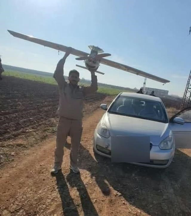 Hiện nay phiến quân cũng được hỗ trợ bởi các chuyên gia Ukraine, giúp cho phiến quân huấn luyện chiến thuật và huấn luyện cách sử dụng vũ khí, UAV. Ngoài Thổ Nhĩ Kỳ, Israel, Mỹ, thì một số nước phương Tây và Arab khác cũng hỗ trợ phiến quân Syria.