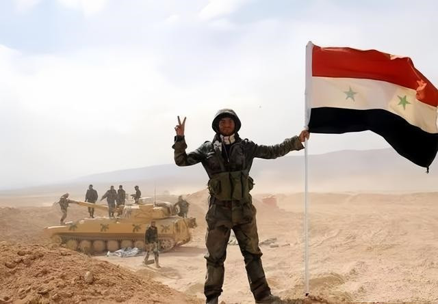 Giờ đây, lực lượng liên minh Nga-Syria đã được huy động; sự hỗ trợ từ tất cả các bên cũng đã đến và lực lượng dân quân thân Iran ở Iraq đã lên đường vào ngày 1/12, ngoài ra có cả lực lượng vũ trang người Kurd hỗ trợ… đủ sức cho liên quân Chính phủ Syria, tiến hành một cuộc phản công gần Sân bay Quốc tế Aleppo.