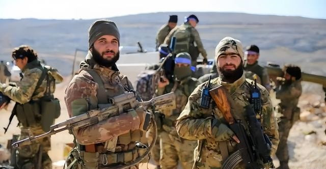 Phiến quân Syria có lẽ không ngờ họ bị tấn công theo kiểu “hội đồng”; mặc dù lực lượng vũ trang người Kurd luôn thù địch với lực lượng Chính phủ Syria, nhưng họ cũng thù địch với quân nổi dậy Syria. Lực lượng chính phủ vẫn có cơ hội chạy trốn, nhưng lực lượng vũ trang người Kurd không thể và chỉ có chiến đấu tới chết.