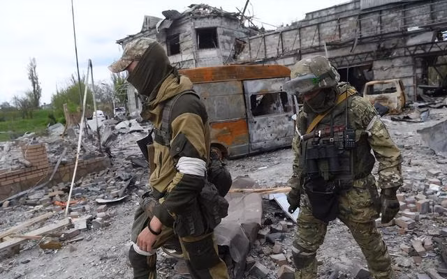 Tướng Alaudinov, chỉ huy Lực lượng đặc biệt Akhmat của Nga, tự tin tuyên bố: "Tôi nghĩ rằng trong hai đến ba tháng tới, tất cả những điều này sẽ hoàn toàn kết thúc, không chỉ ở hướng Kursk mà còn các hướng khác”. Mặc dù tuyên bố này mang lại cho mọi người cảm giác “tự tin quá mức”, nhưng nó cũng cho thấy Nga rất lạc quan về tình hình chiến trường trong tương lai.